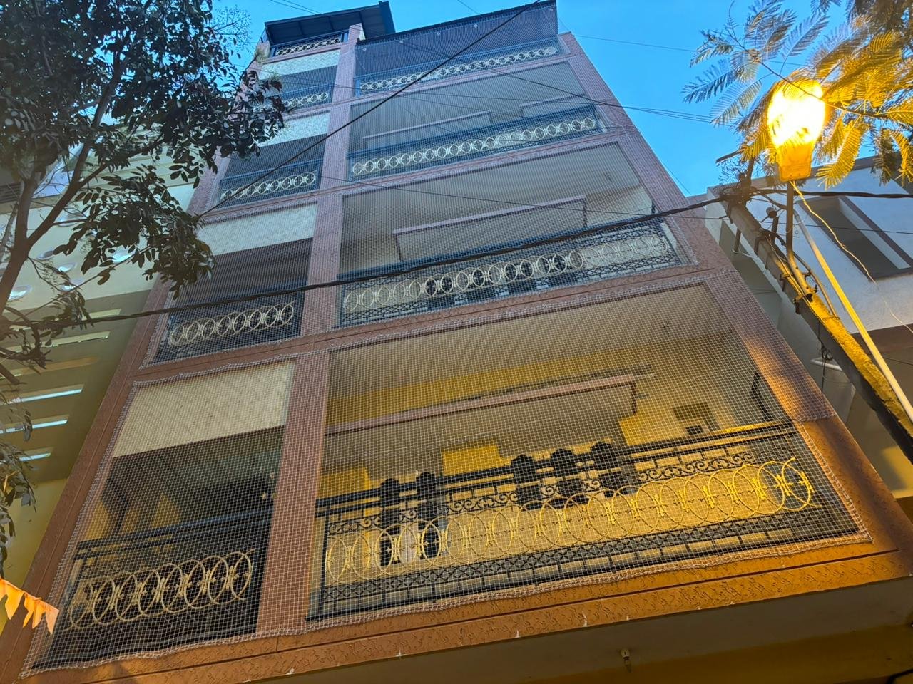 Bird net for balcony safety